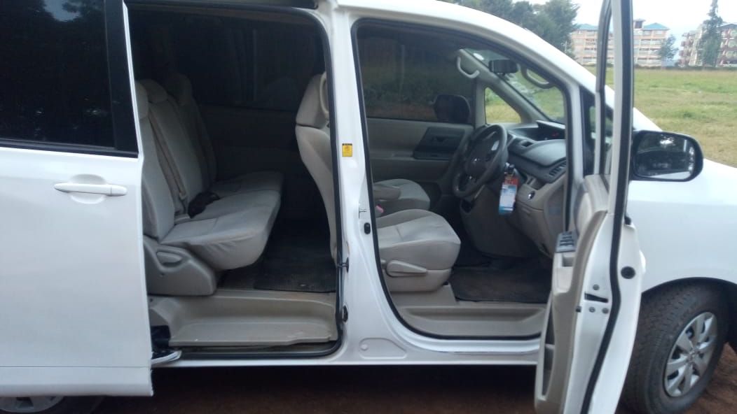 Toyota Noah for Hire